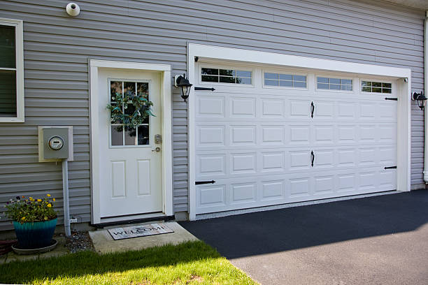 24/7 Emergency Garage Door Panel Replacement experts in Smiths Station, AL